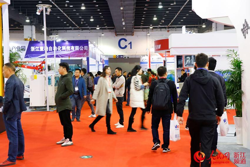 本屆展會增設(shè)數(shù)字經(jīng)濟和工廠智能化主題，主打數(shù)字經(jīng)濟與工廠智能化，嵌入5G信息時代。祝舒銘 攝