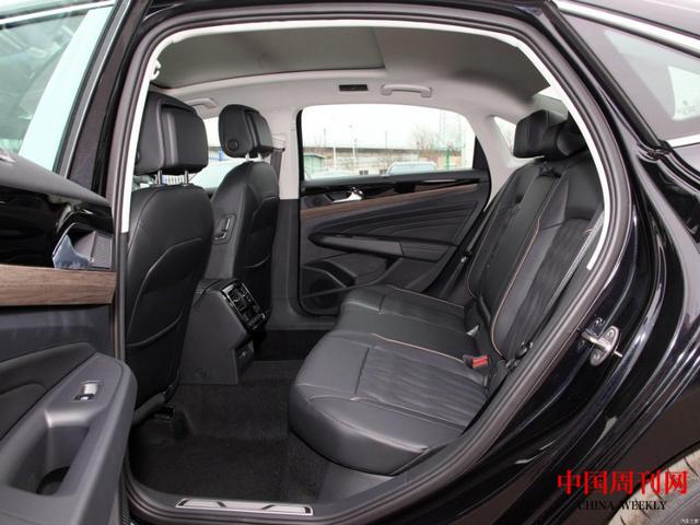 大眾帕薩特降至14.5W！品質(zhì)比肩奧迪A4L，還在考慮選本田雅閣