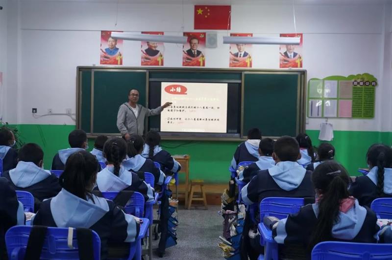 治多教師用堅(jiān)守精神扎根基層，點(diǎn)亮教育的希望明燈