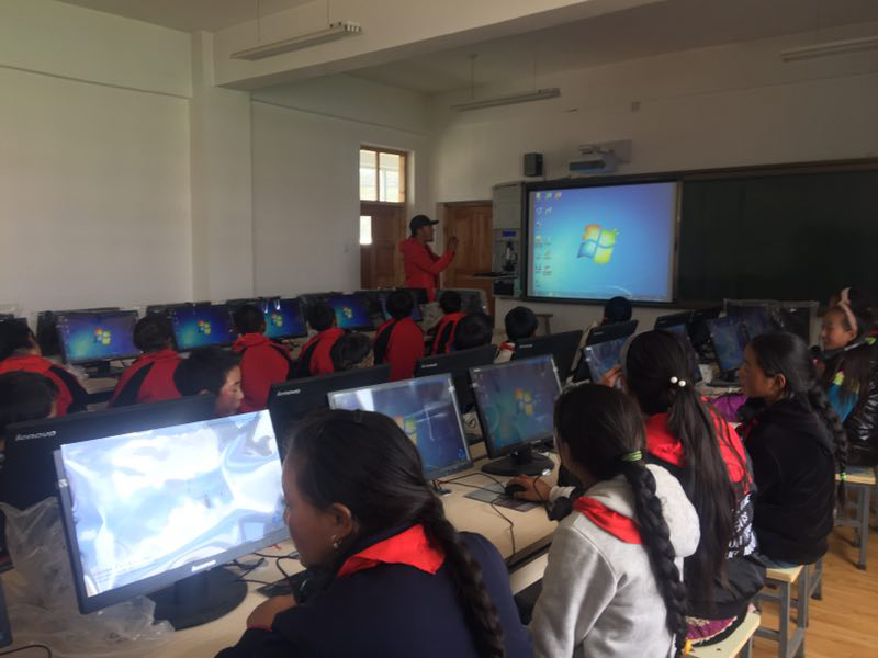 治多教師用堅(jiān)守精神扎根基層，點(diǎn)亮教育的希望明燈