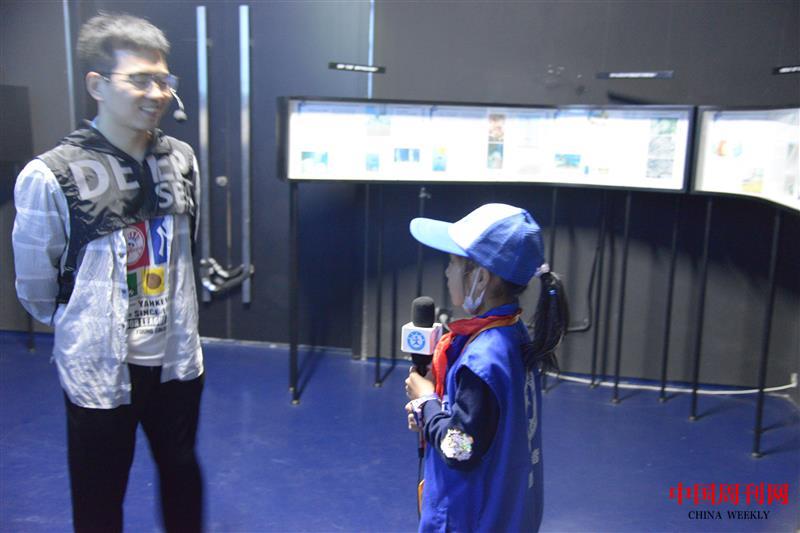 采訪2.jpg 采訪2.jpg