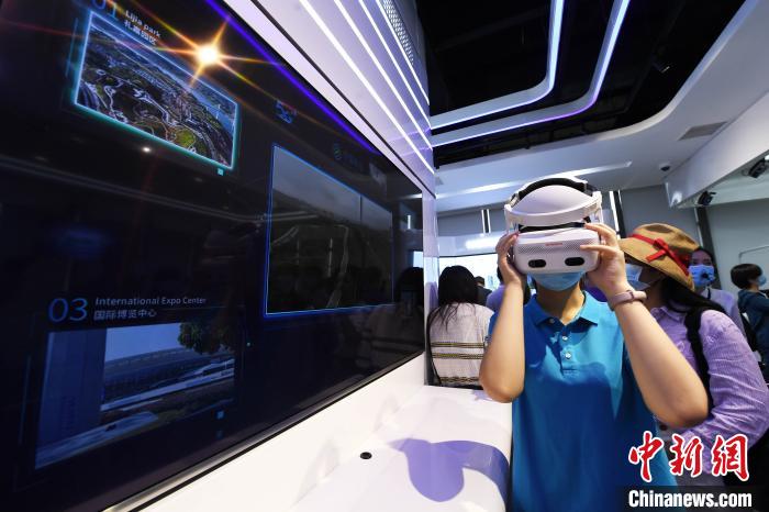 圖為重慶兩江新區(qū)禮嘉智慧公園內的高科技體驗項目。　陳超 攝