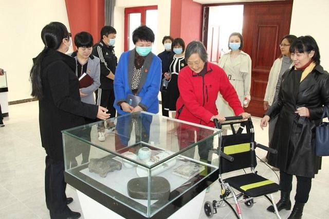 北京市佟麟閣學(xué)校開展“緬懷先烈 致敬英雄”主題活動