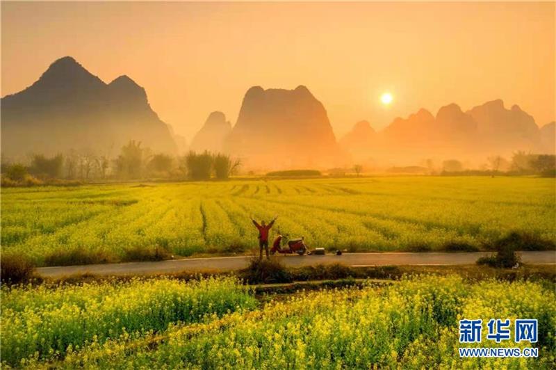 尋芳桂林陽朔 無邊春景一時新