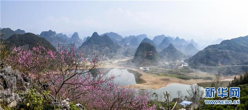 尋芳桂林陽朔 無邊春景一時新