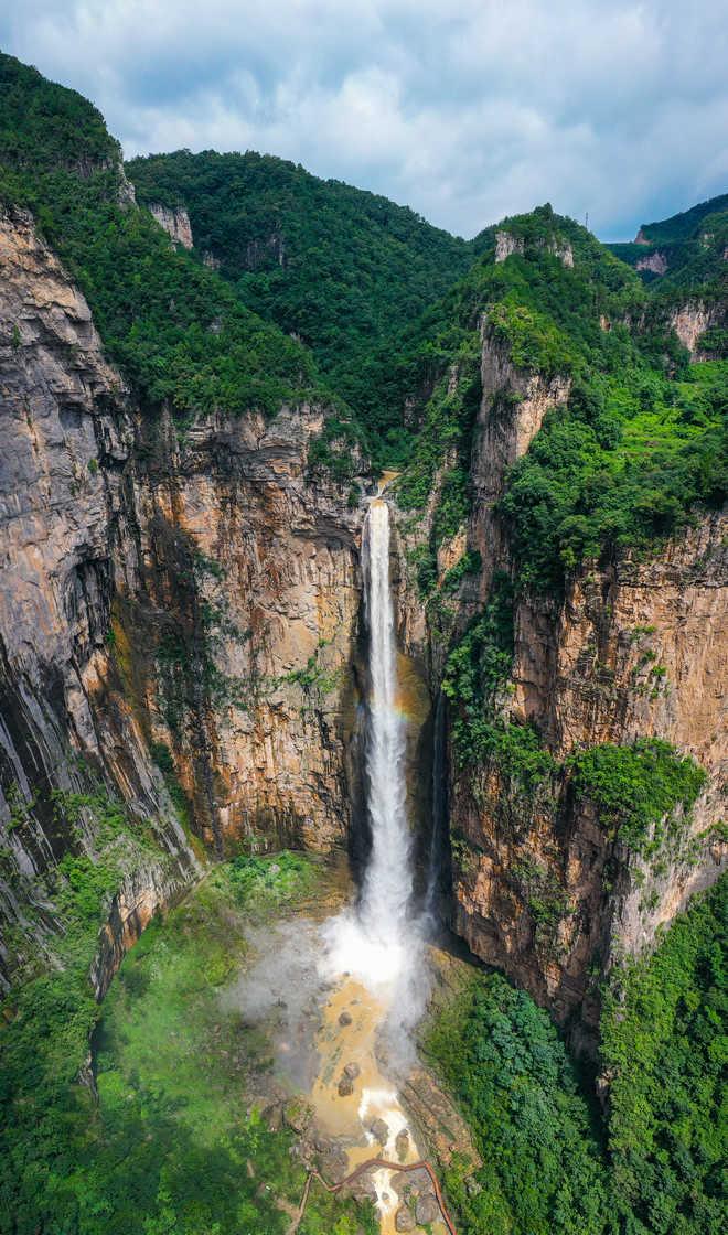 氣勢(shì)磅礴！“華夏第一高瀑”迎來(lái)最大水量