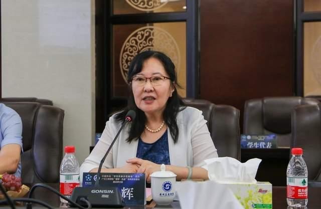 廣州工商學(xué)院“德學(xué)·五進(jìn)”學(xué)風(fēng)傳承基地項(xiàng)目建設(shè)研討會(huì)舉行