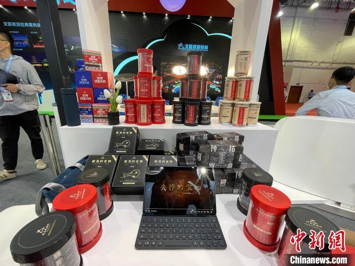 圖為考古盲盒、文物修復(fù)盲盒、傳拓盲盒?！埍?攝