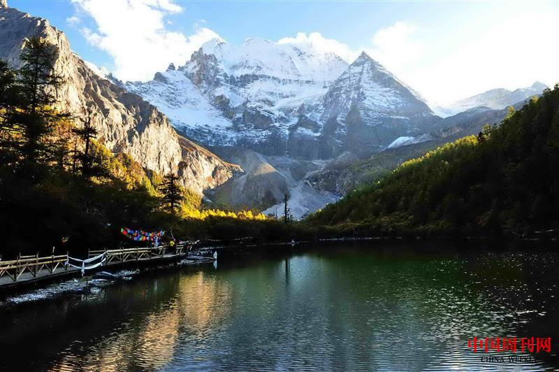 亞丁景區(qū)1.jpg 亞丁景區(qū)1.jpg