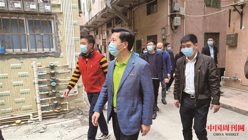 清溪鎮(zhèn)鎮(zhèn)委書記葉錦銳在廈坭村督導(dǎo)檢查工作.jpg 清溪鎮(zhèn)鎮(zhèn)委書記葉錦銳在廈坭村督導(dǎo)檢查工作.jpg