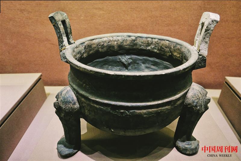 攝圖網(wǎng)_501199623_戰(zhàn)國文物陶鑊鼎（企業(yè)商用）.jpg